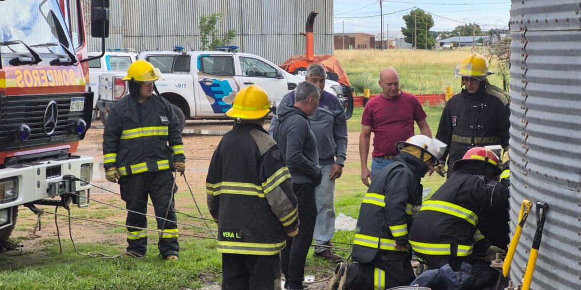 Los Bomberos de Tornquist rescataron a una persona en una planta de silos de nuestra ciudad
