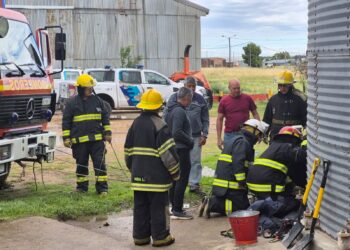 Los Bomberos de Tornquist rescataron a una persona en una planta de silos de nuestra ciudad