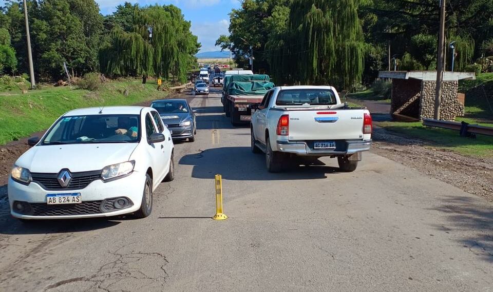 Se realizan cortes intermitentes en el ingreso a Sierra de la Ventana por Ruta 72
