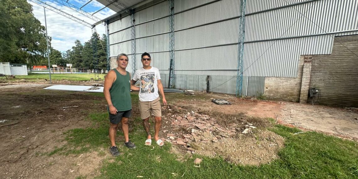 Del abandono a un complejo deportivo y recreativo: el Sindicato Papelero avanza con una nueva cancha de blindex