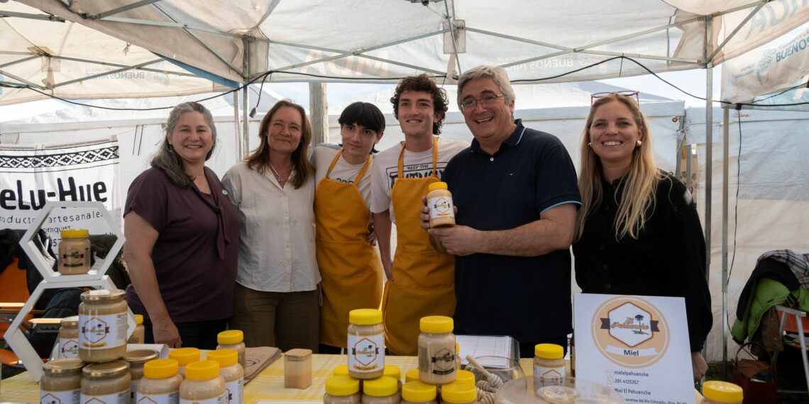 Una multitud disfrutó del cierre de la 11° Fiesta Provincial de la Vendimia en Saldungaray