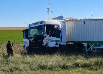 Choque de camiones ocurrió este martes en la ruta 33