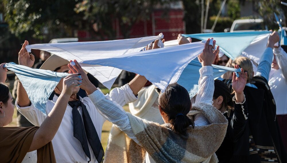 Sierra de la Ventana celebró una emotiva jornada patria (fotos y video transmisión en vivo)
