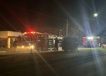 Los bomberos fueron convocados por un incendio en una vivienda en Libertad al 600