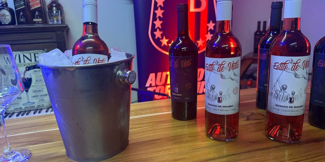 El Club Automoto presentó su vino “Estilo de Vida” (FOTOS Y VIDEOS)