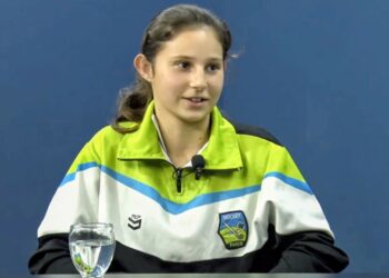 Zoe Borches: La joven que brilla entre los tres palos del hockey y la defensa de fútbol