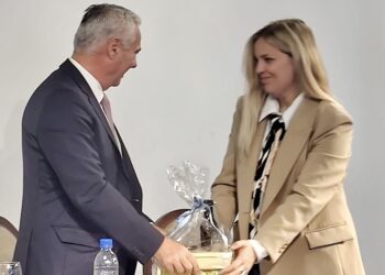 Estefania Bordoni y el presidente de la Suprema Corte bonaerense encabezaron el XX Encuentro de la Justicia de Paz